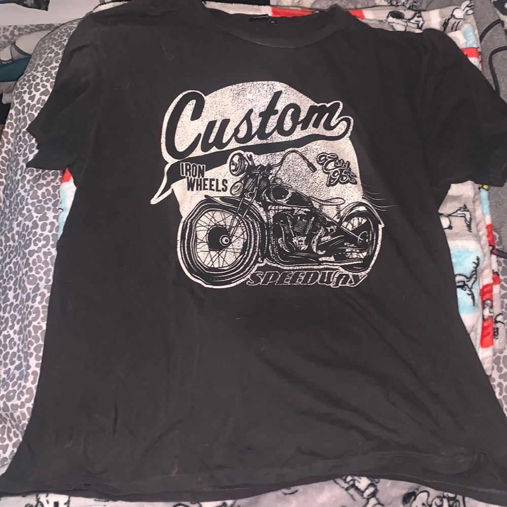 Large woman T-shirt